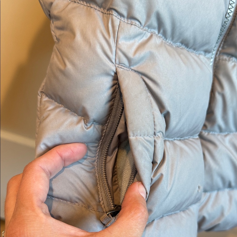 The North Face Kids Silver Puffer Jacket - Picture 2 of 8